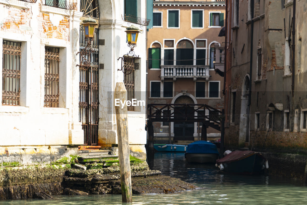 BUILDINGS BY CANAL