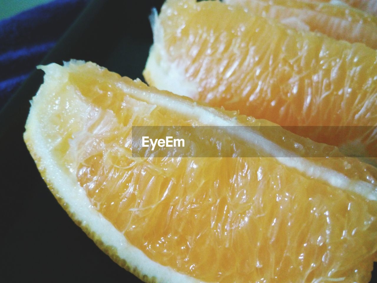 CLOSE-UP OF LEMON