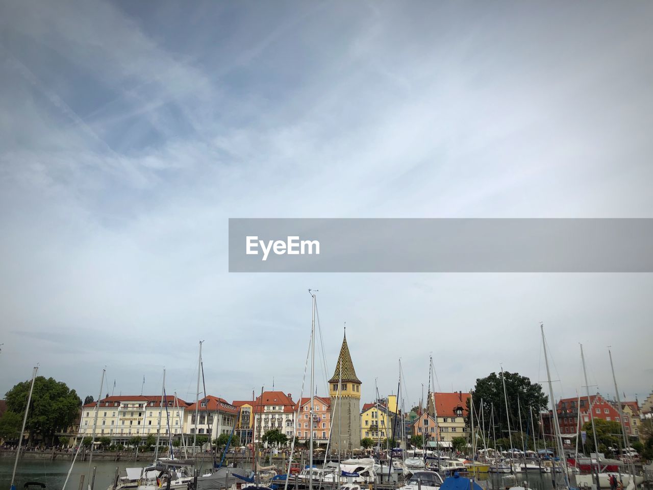 BUILDINGS IN CITY AGAINST SKY