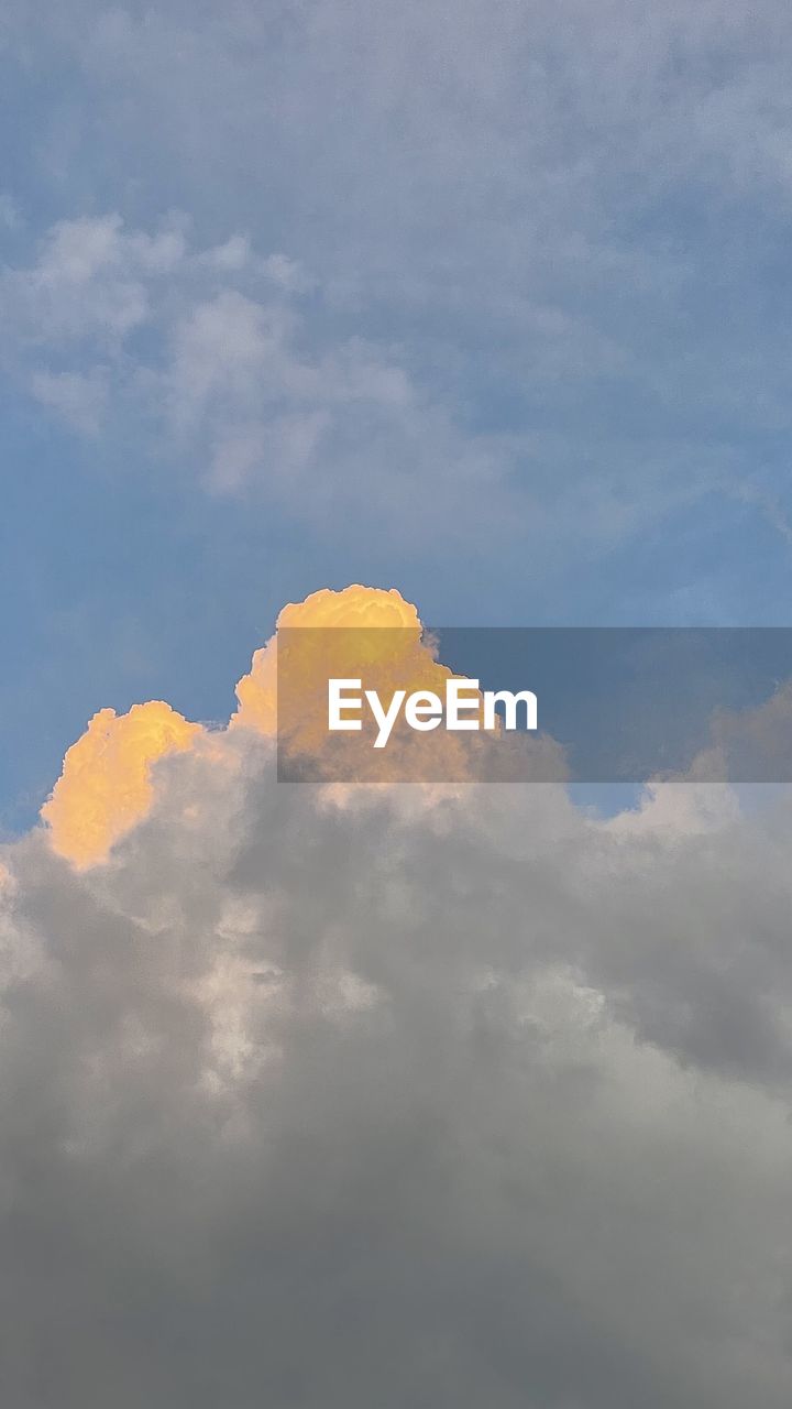 sky, cloud, nature, beauty in nature, no people, blue, outdoors, cloudscape, environment, sunlight, idyllic, day, scenics - nature, tranquility, travel, daytime, dramatic sky, backgrounds