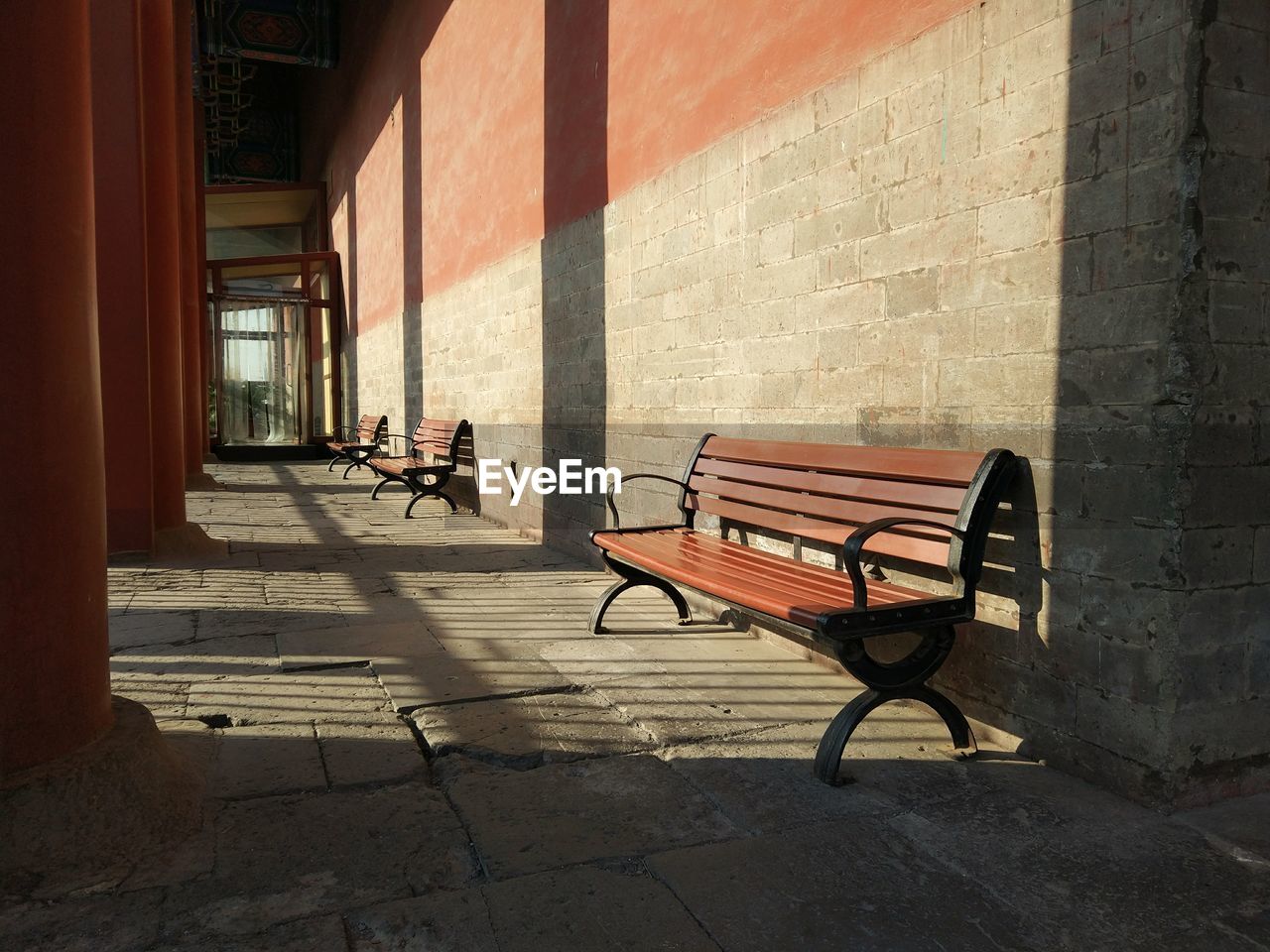 VIEW OF EMPTY CHAIRS IN BUILDING