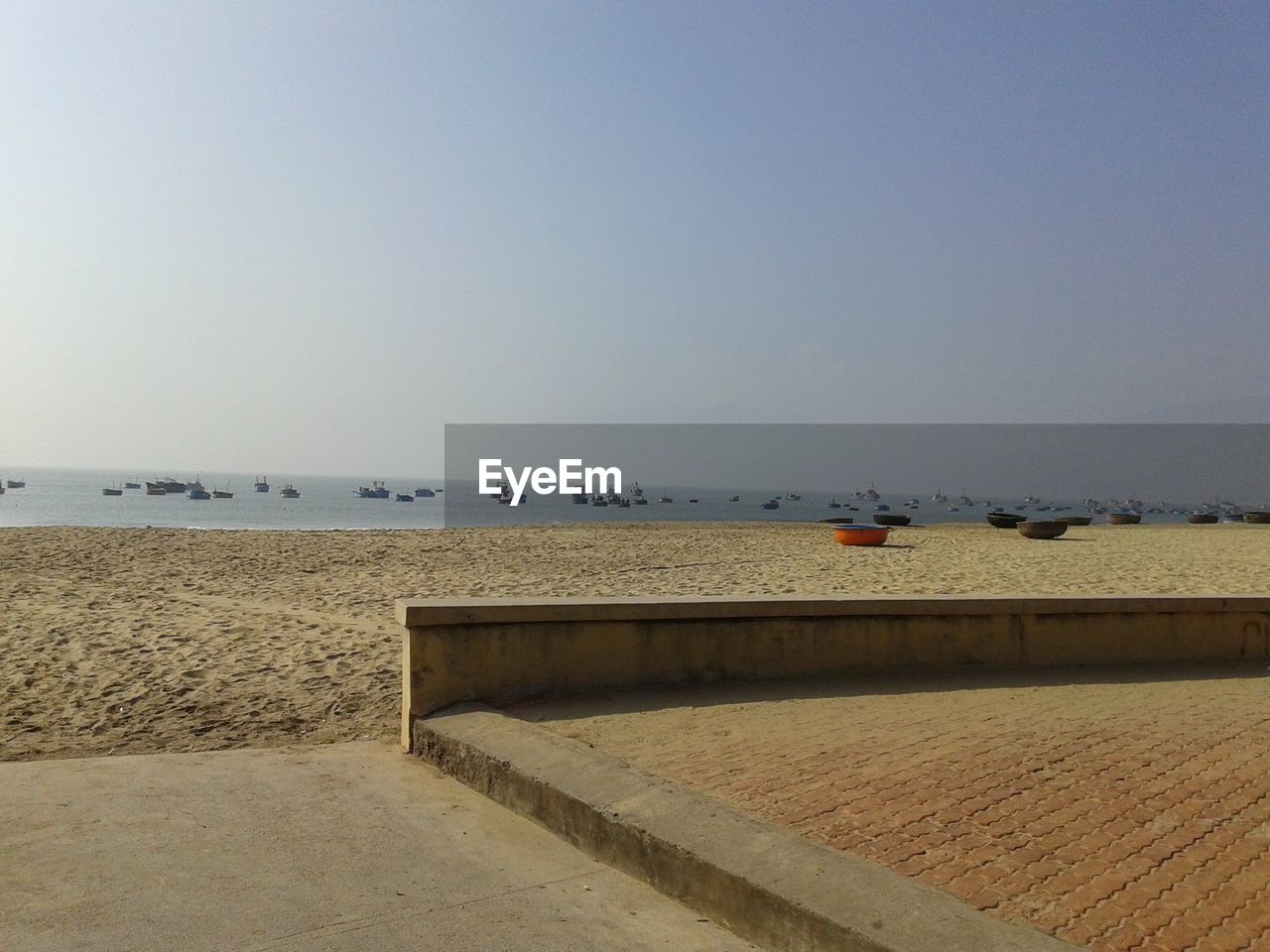 SCENIC VIEW OF CALM SEA AGAINST SKY