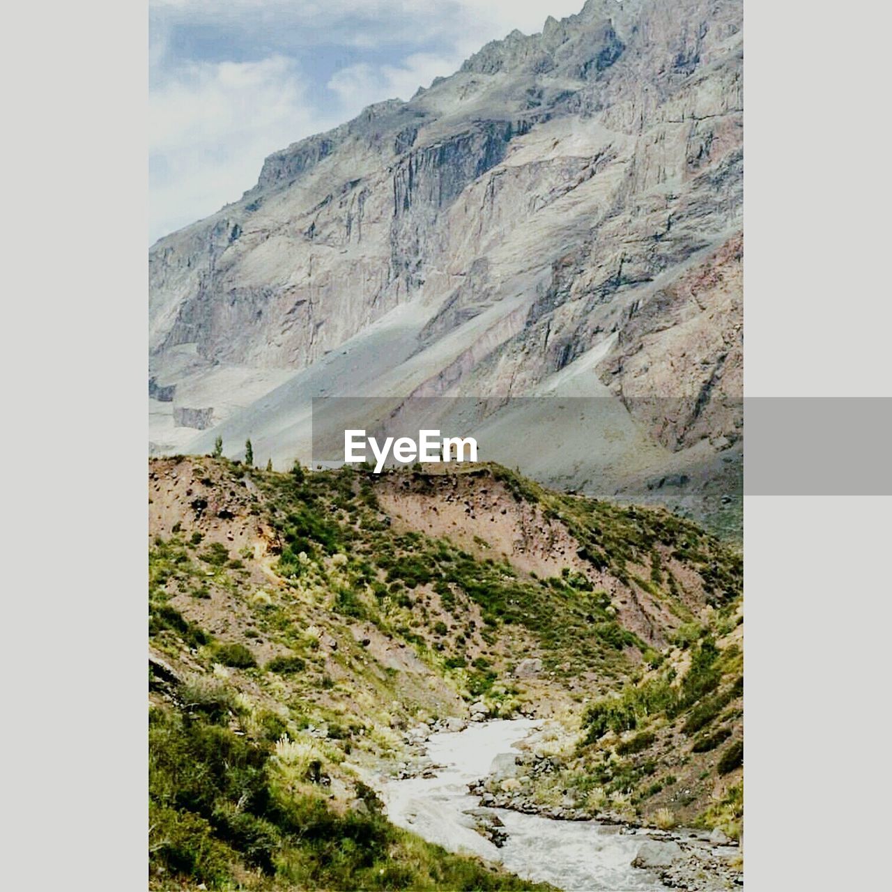 SCENIC VIEW OF MOUNTAIN AGAINST SKY