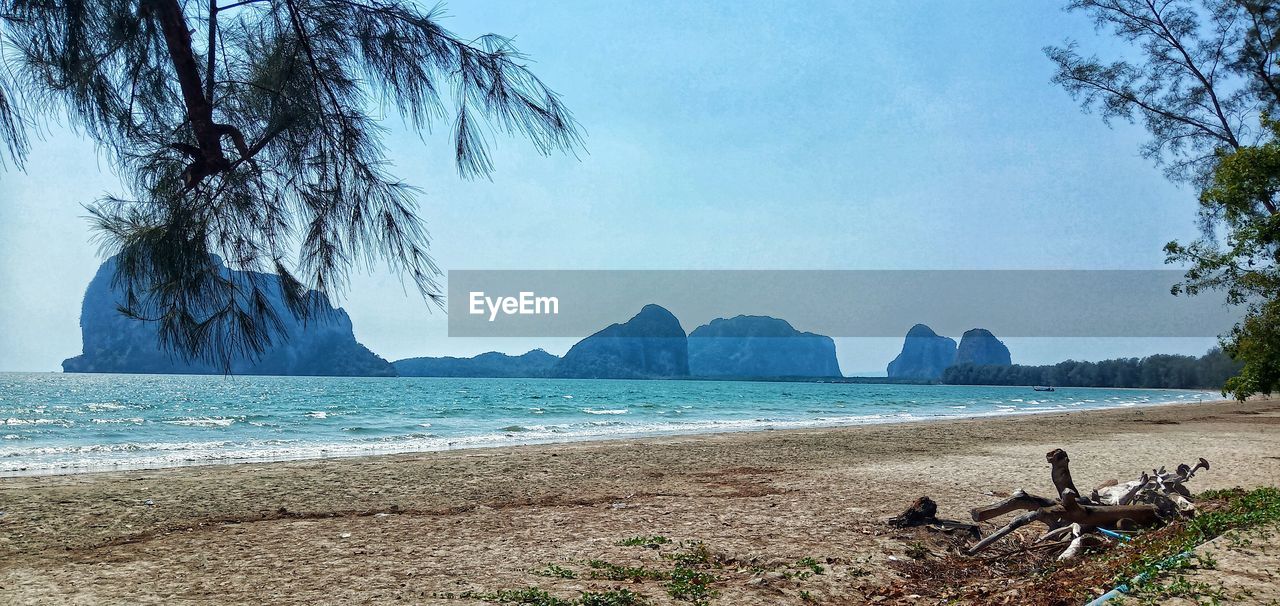 PANORAMIC SHOT OF SEA AGAINST SKY