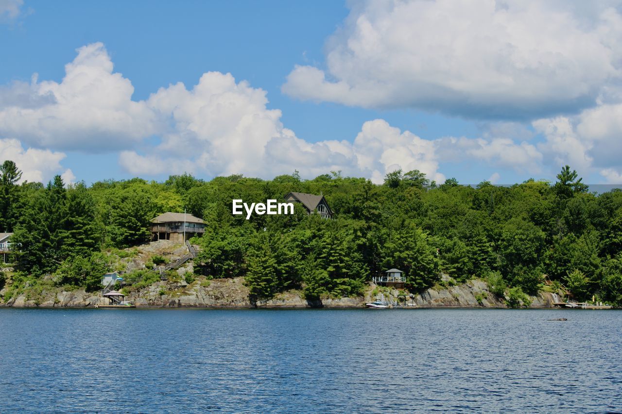 Houses on the lake with the most scenic view of ontarios lakes in parry sound. 