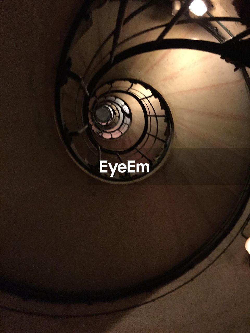 LOW ANGLE VIEW OF SPIRAL STAIRCASE