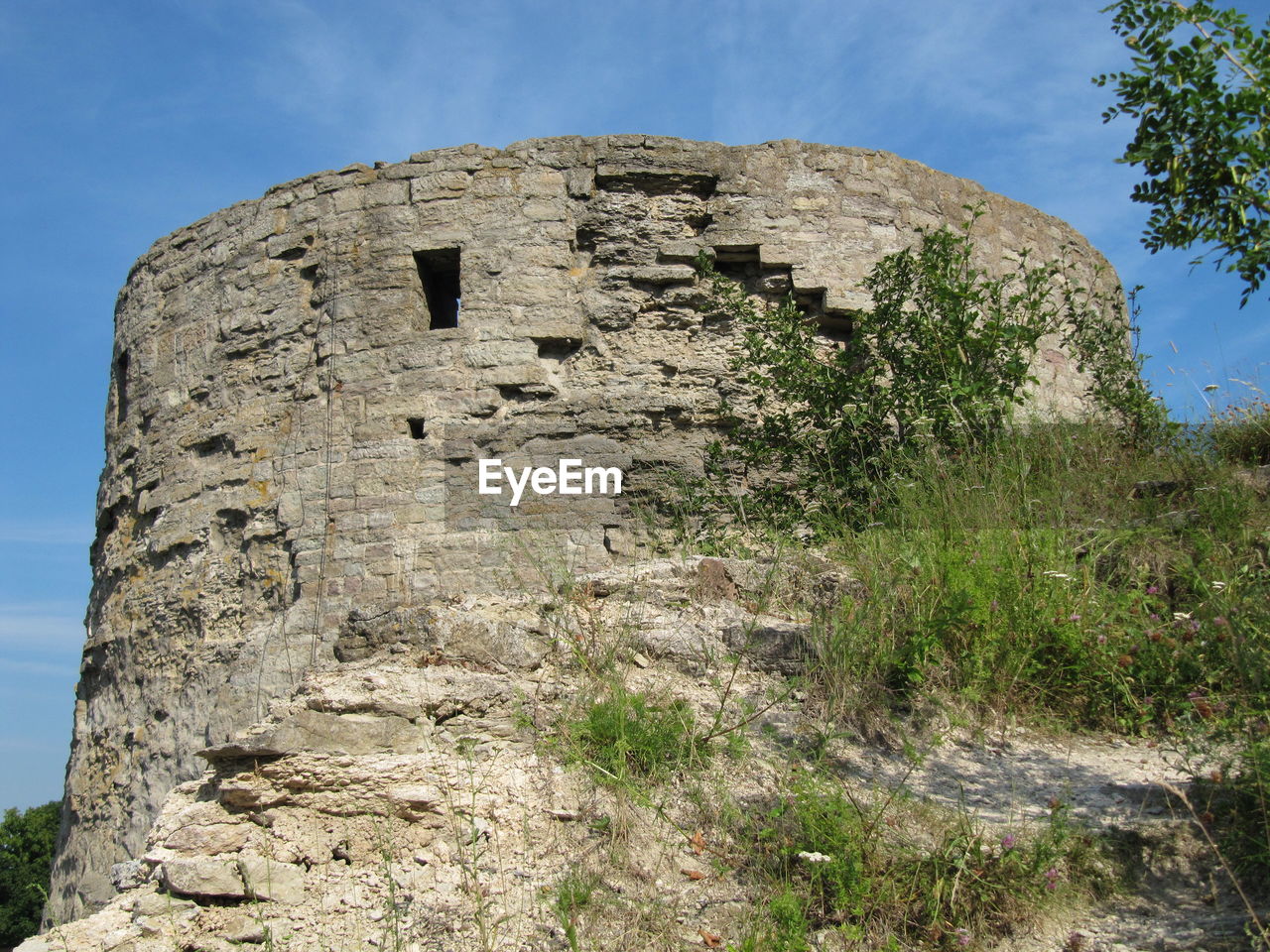 LOW ANGLE VIEW OF OLD RUIN