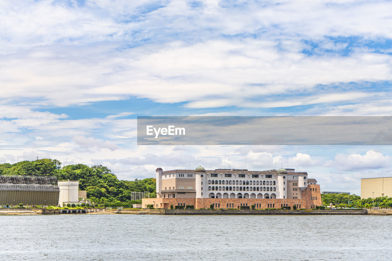 BUILDINGS AT WATERFRONT