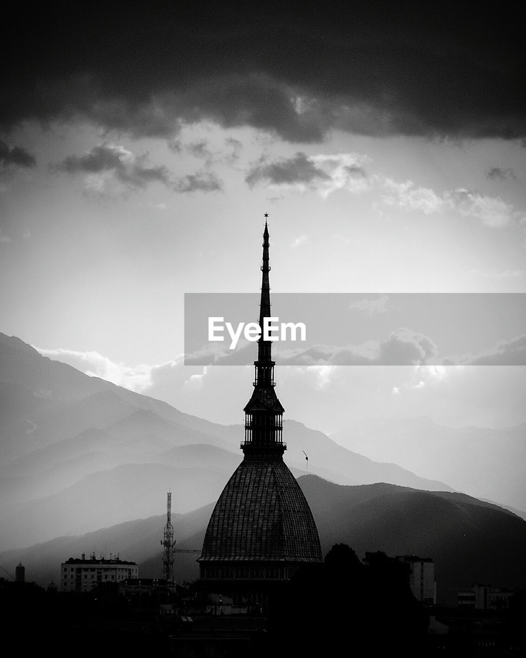 SILHOUETTE CATHEDRAL AGAINST SKY