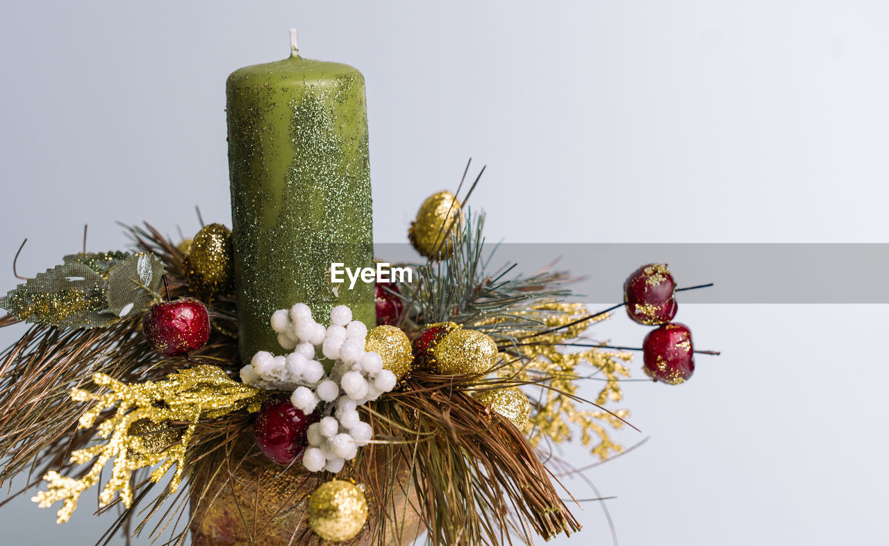 CLOSE-UP OF CHRISTMAS DECORATION
