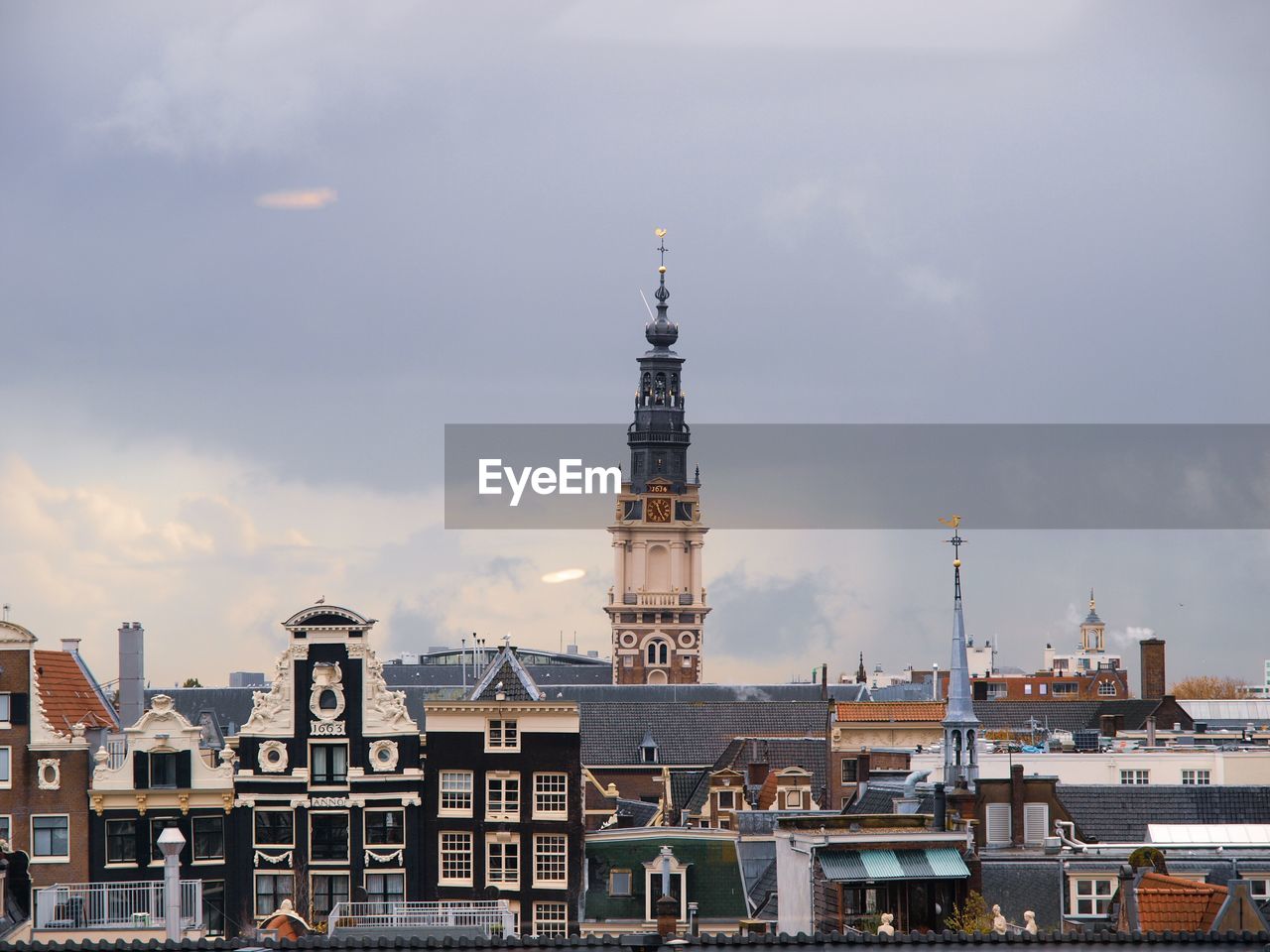VIEW OF BUILDINGS AGAINST SKY