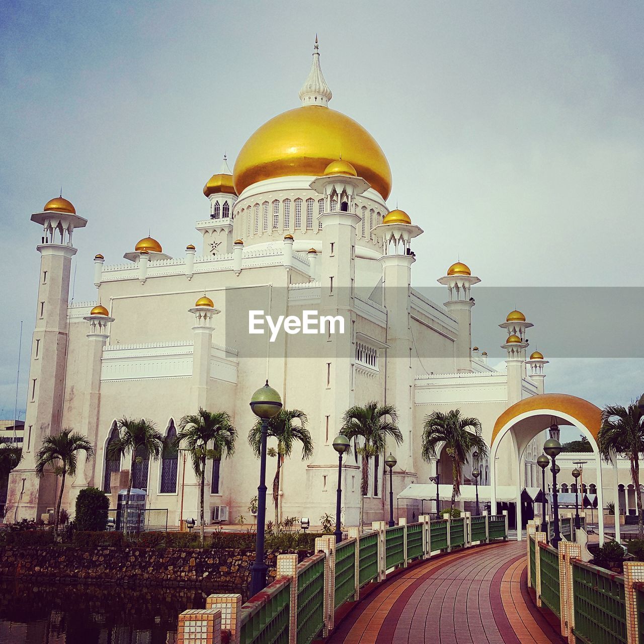 VIEW OF MOSQUE AGAINST SKY