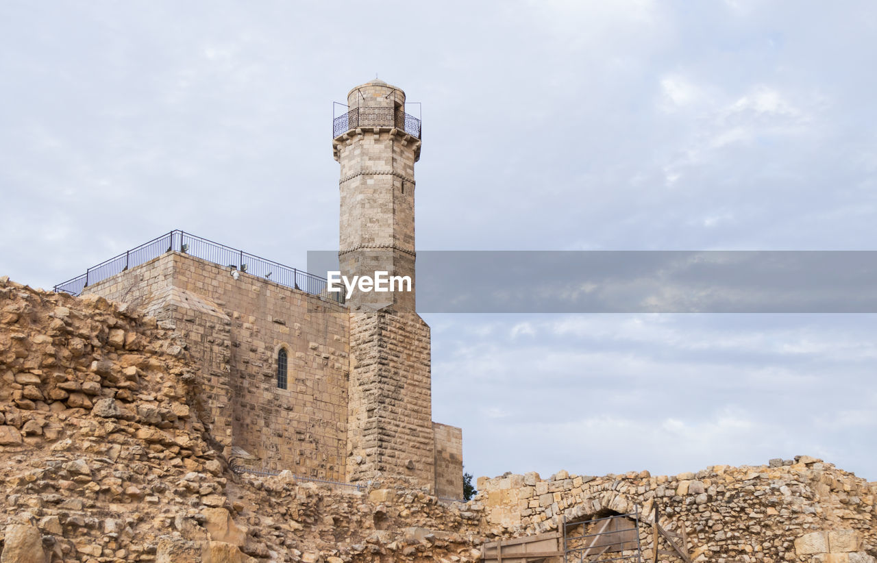 LOW ANGLE VIEW OF OLD RUINS