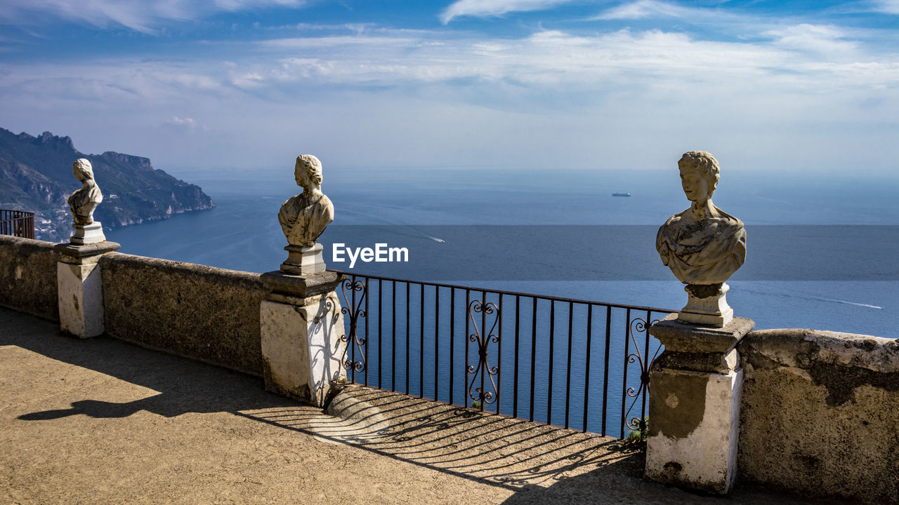 STATUE AGAINST SEA