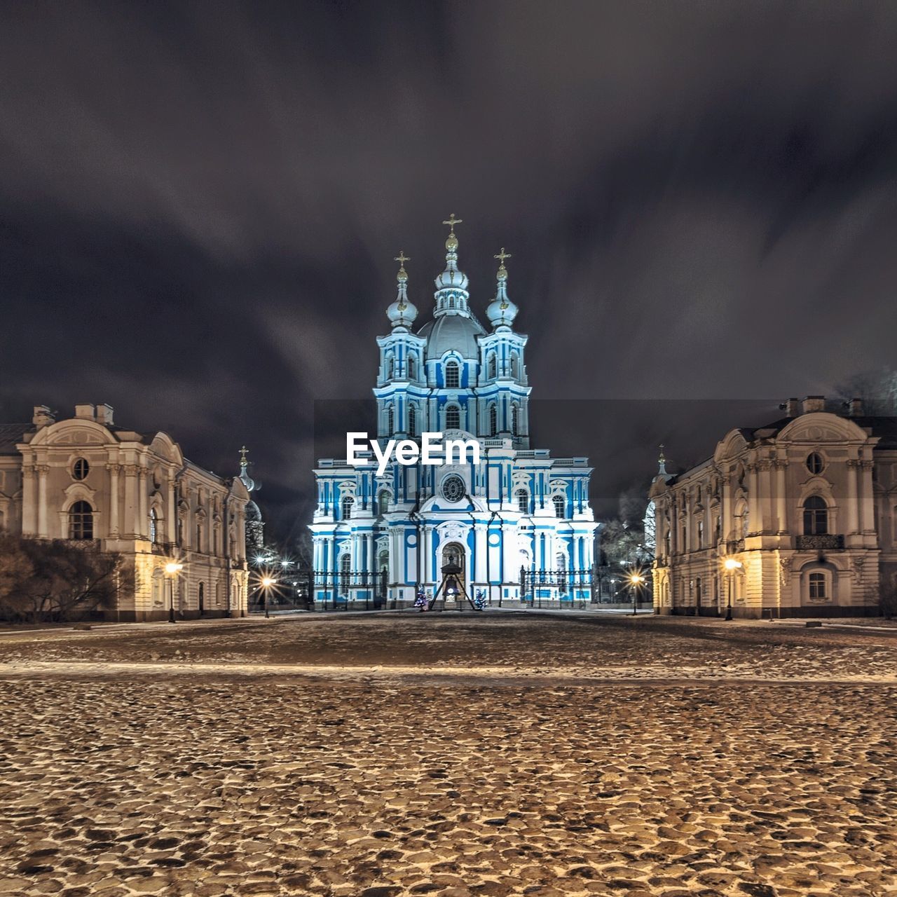 VIEW OF MOSQUE AT NIGHT