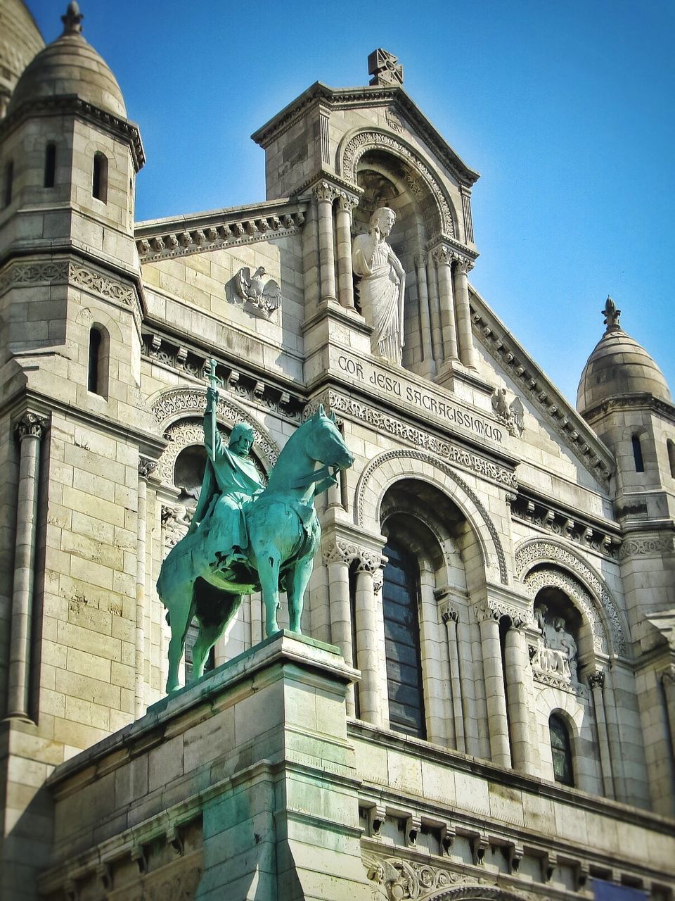 LOW ANGLE VIEW OF STATUE IN THE DARK