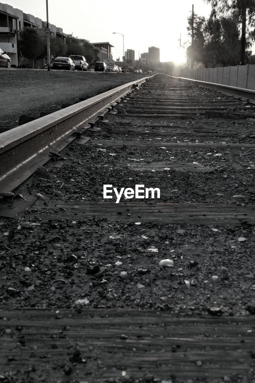 SURFACE LEVEL OF RAILROAD TRACK