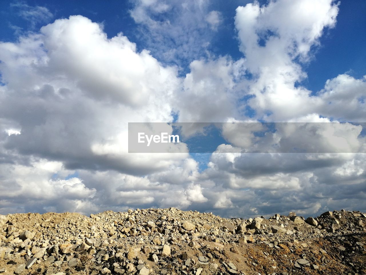 PANORAMIC VIEW OF LANDSCAPE AGAINST SKY