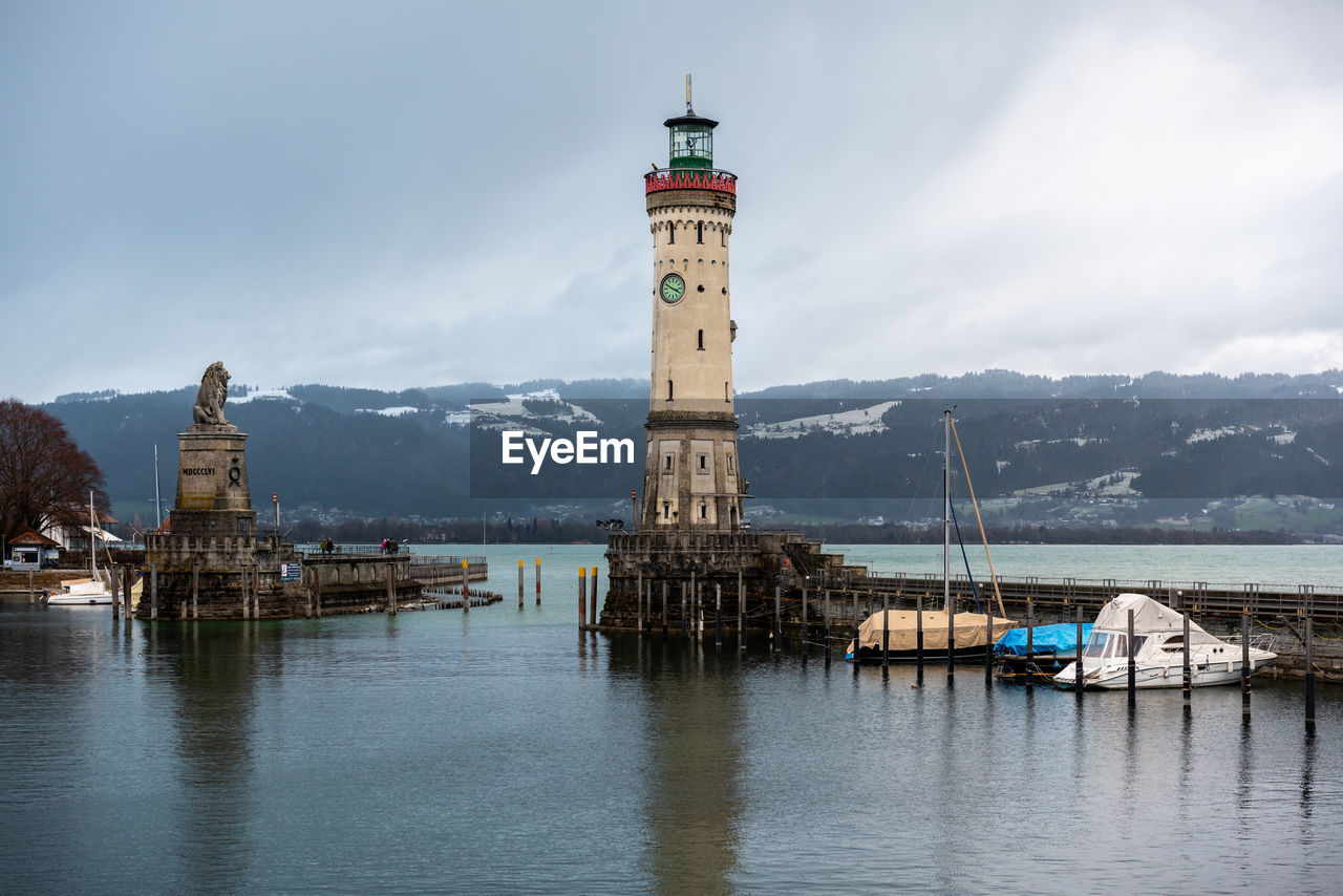 VIEW OF LIGHTHOUSE AT SEASIDE