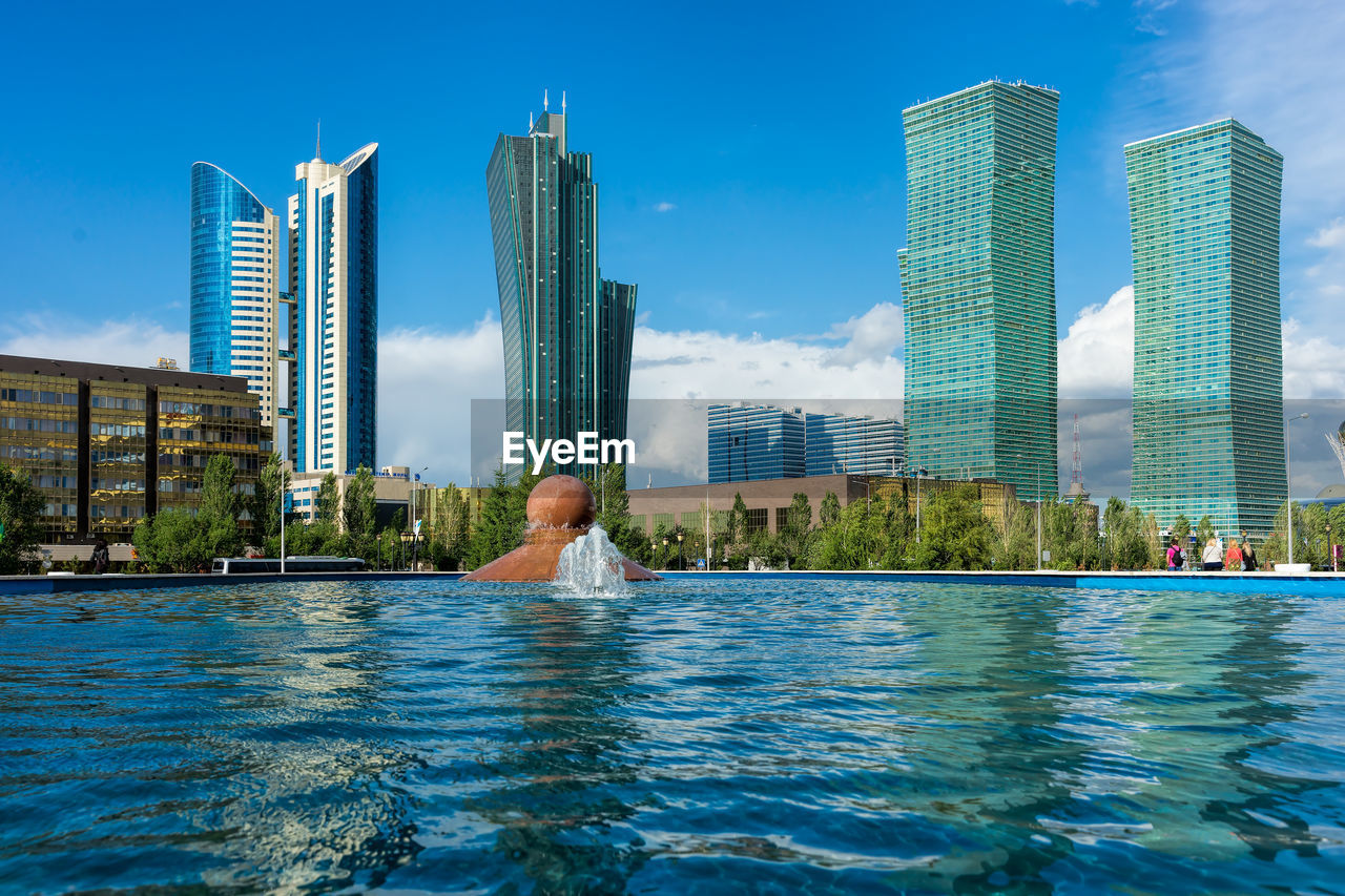 SWIMMING POOL IN CITY