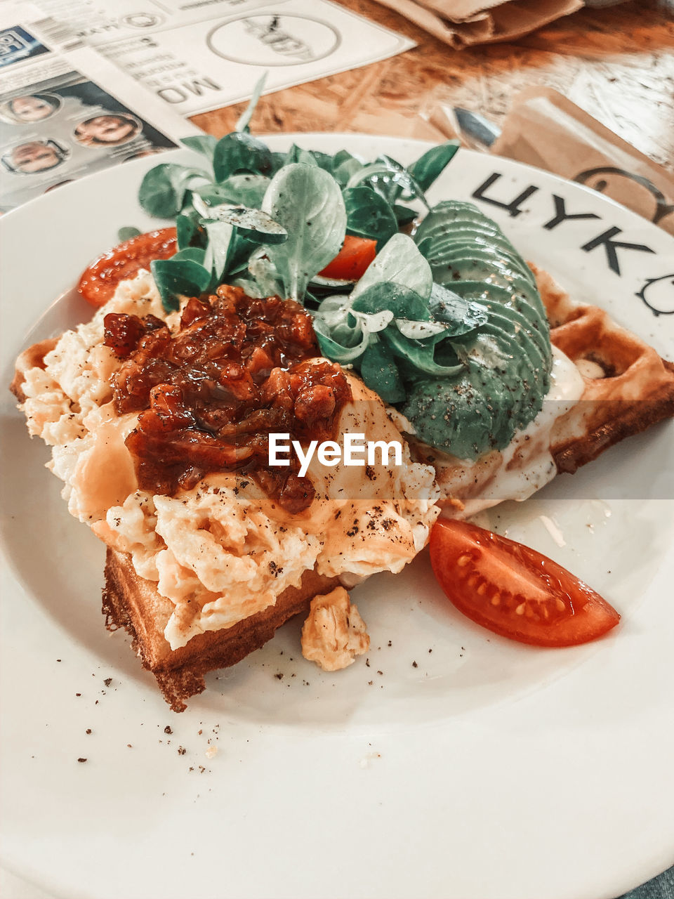 HIGH ANGLE VIEW OF BREAKFAST SERVED ON PLATE