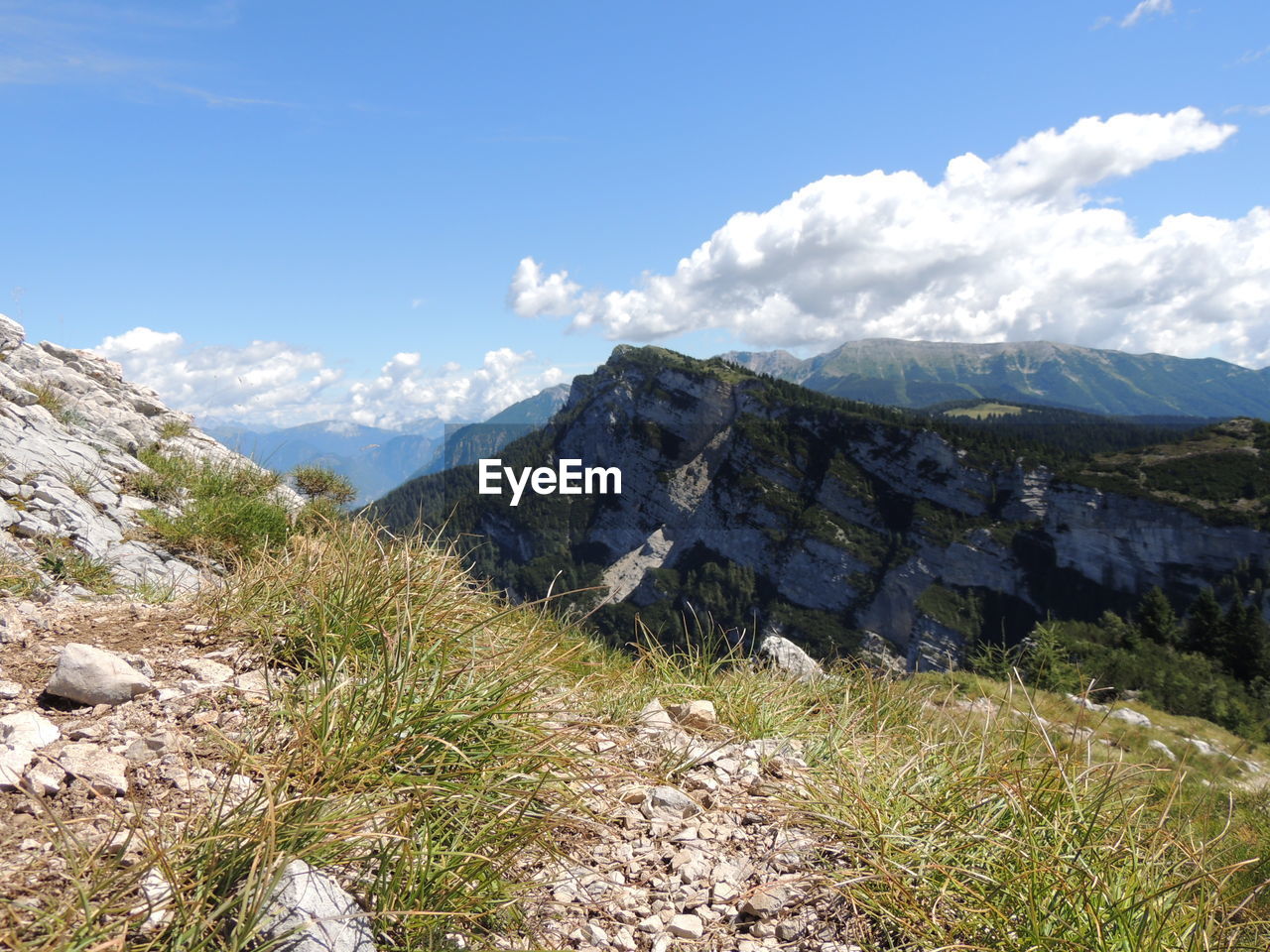 SCENIC VIEW OF MOUNTAIN AGAINST SKY