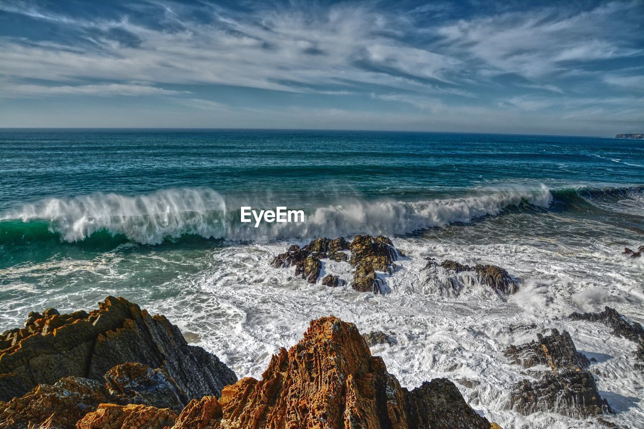 Big waves against rocks