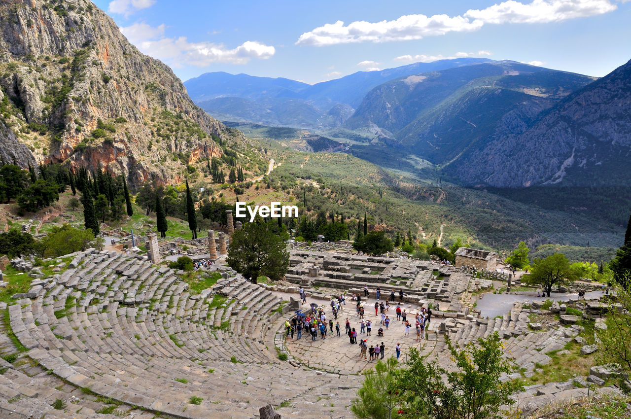 VIEW OF TOURISTS AT MOUNTAIN