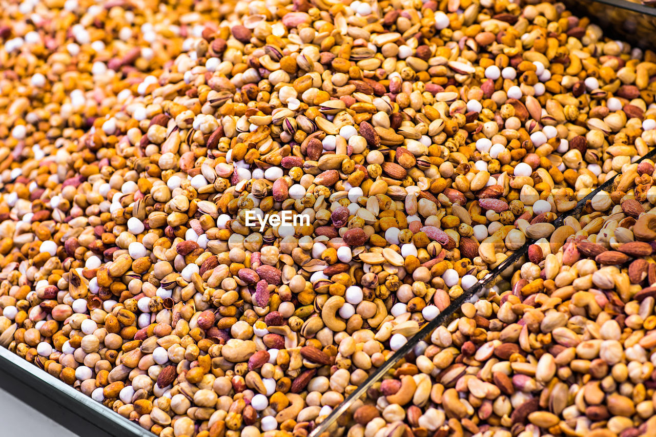 FULL FRAME SHOT OF ROASTED COFFEE BEANS