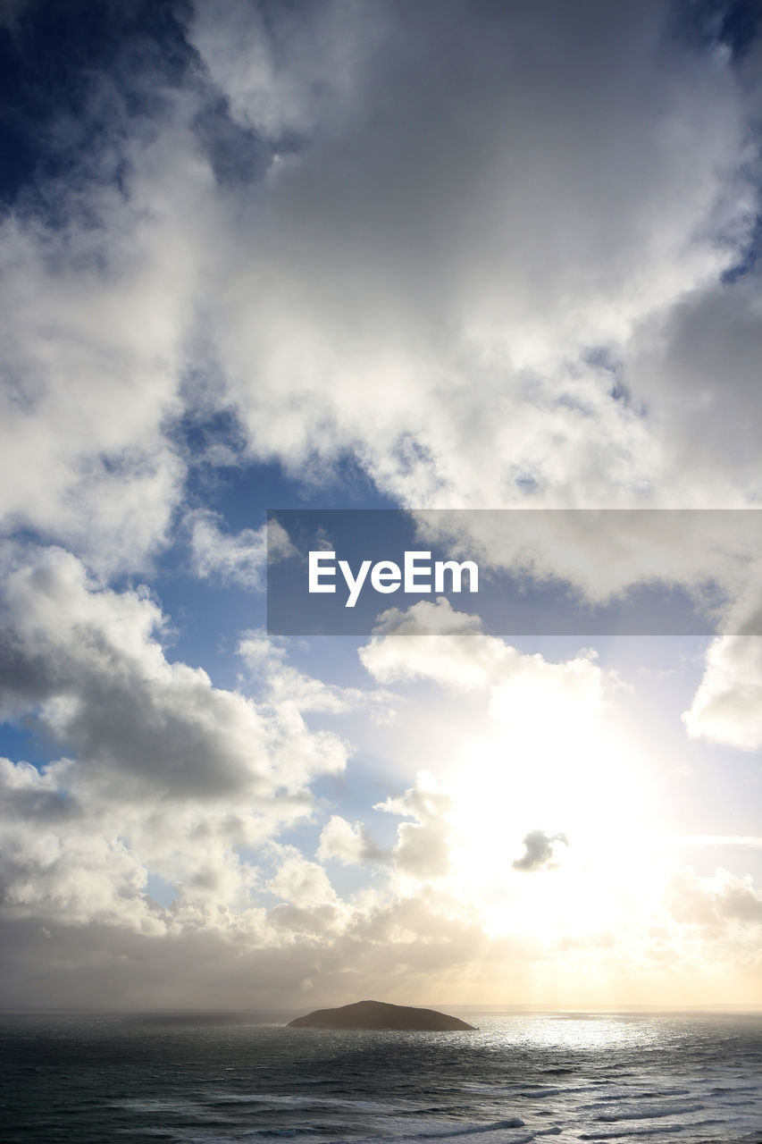 SCENIC VIEW OF SEASCAPE AGAINST SKY