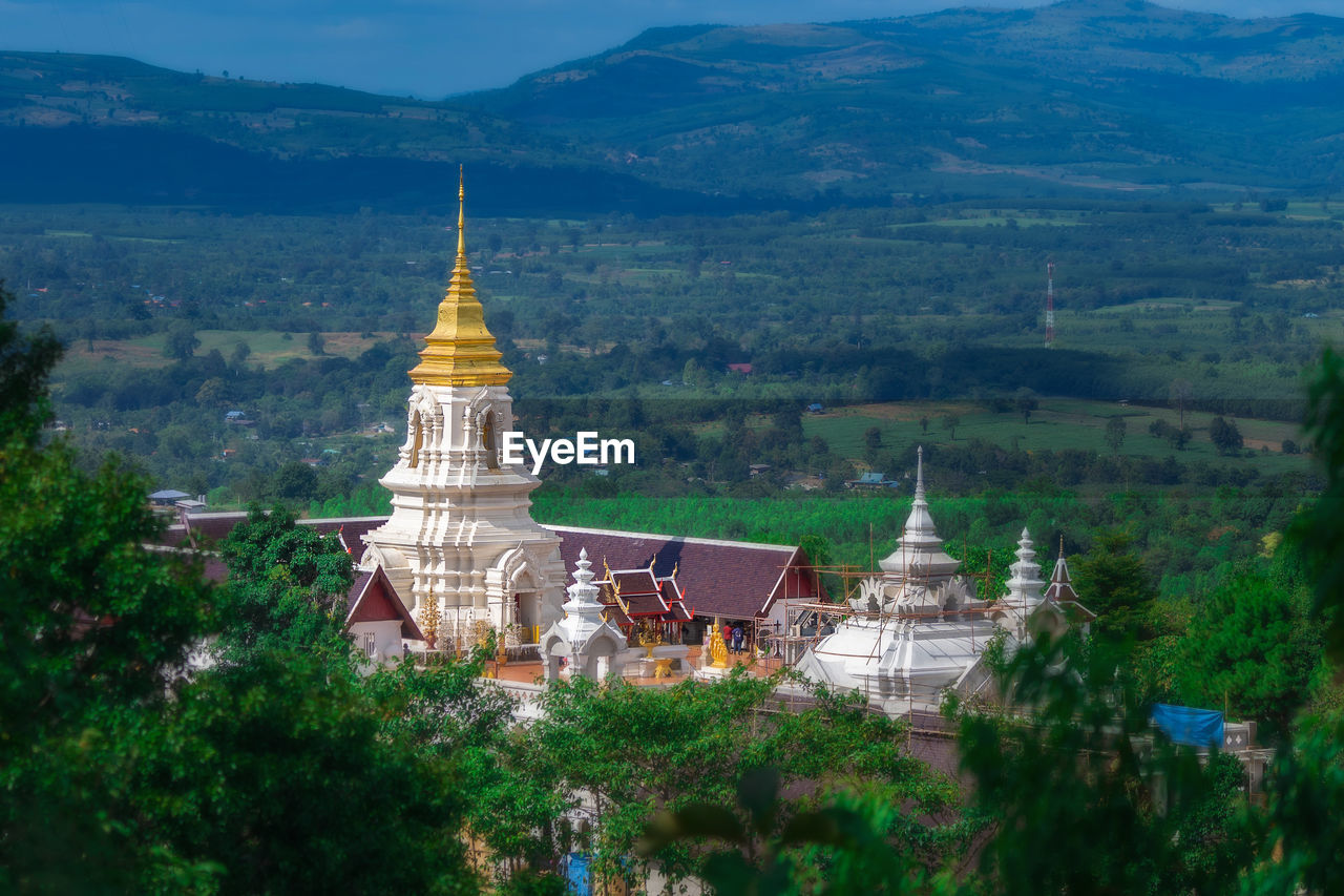 HIGH ANGLE VIEW OF TEMPLE ON BUILDING