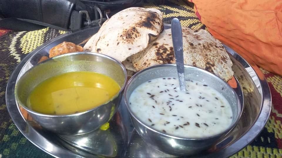 CLOSE-UP OF FOOD IN BOWL