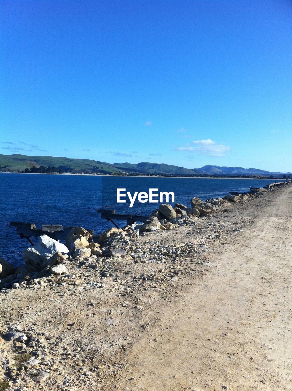 SCENIC VIEW OF SEA AGAINST BLUE SKY