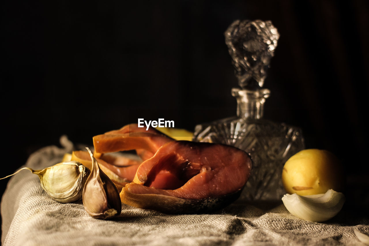 CLOSE-UP OF BREAD ON TABLE