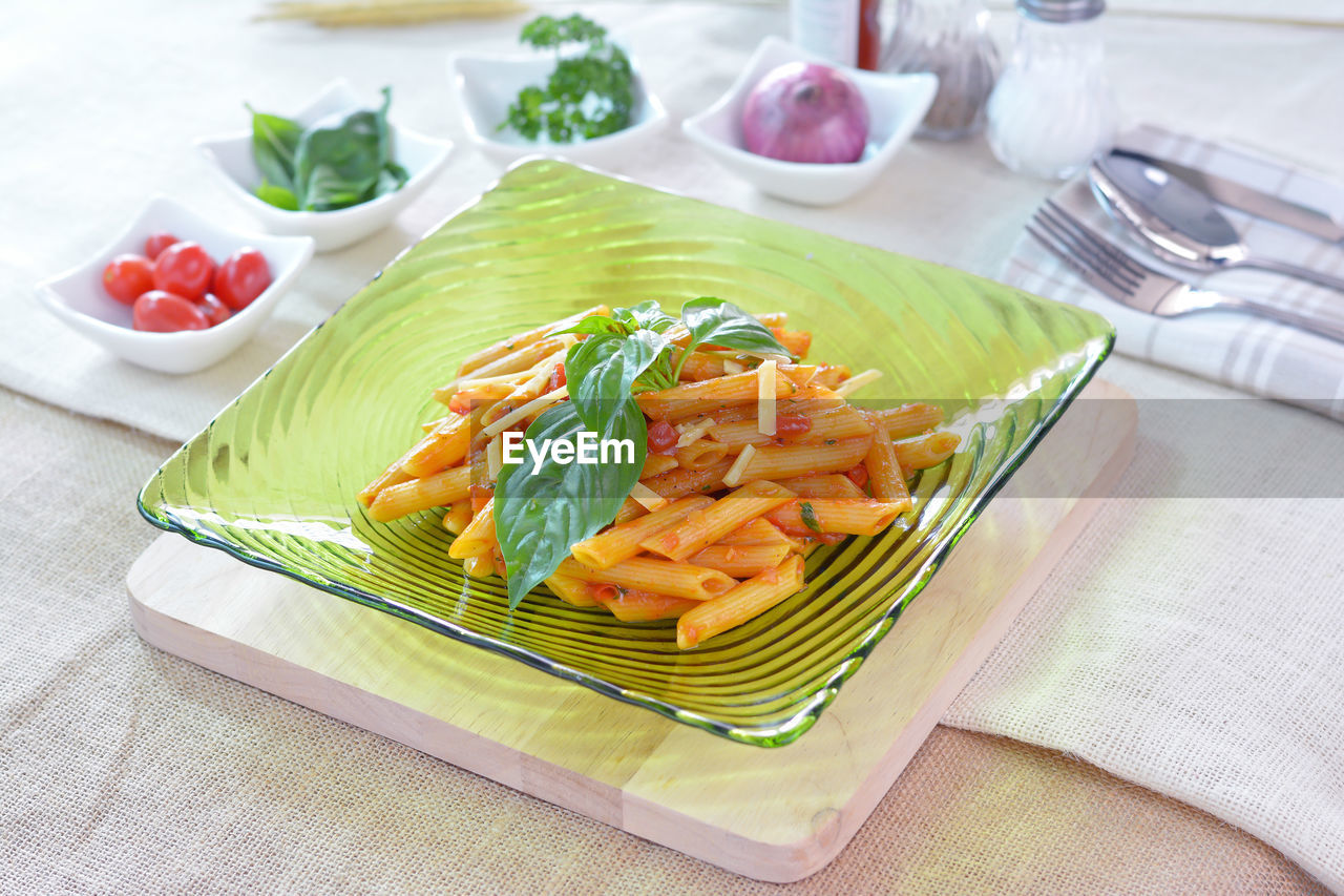 HIGH ANGLE VIEW OF MEAL SERVED IN PLATE