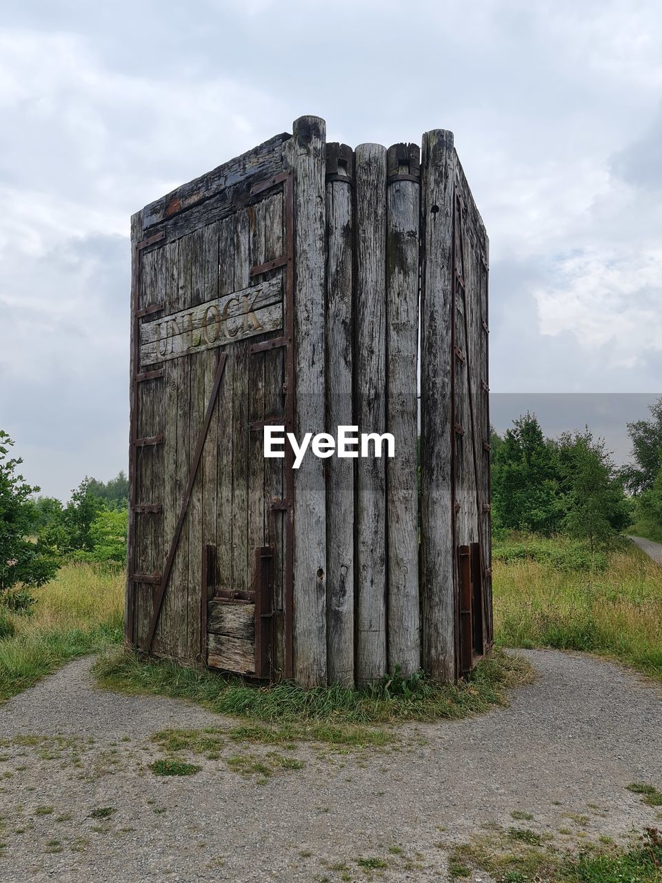 VIEW OF OLD RUIN ON FIELD