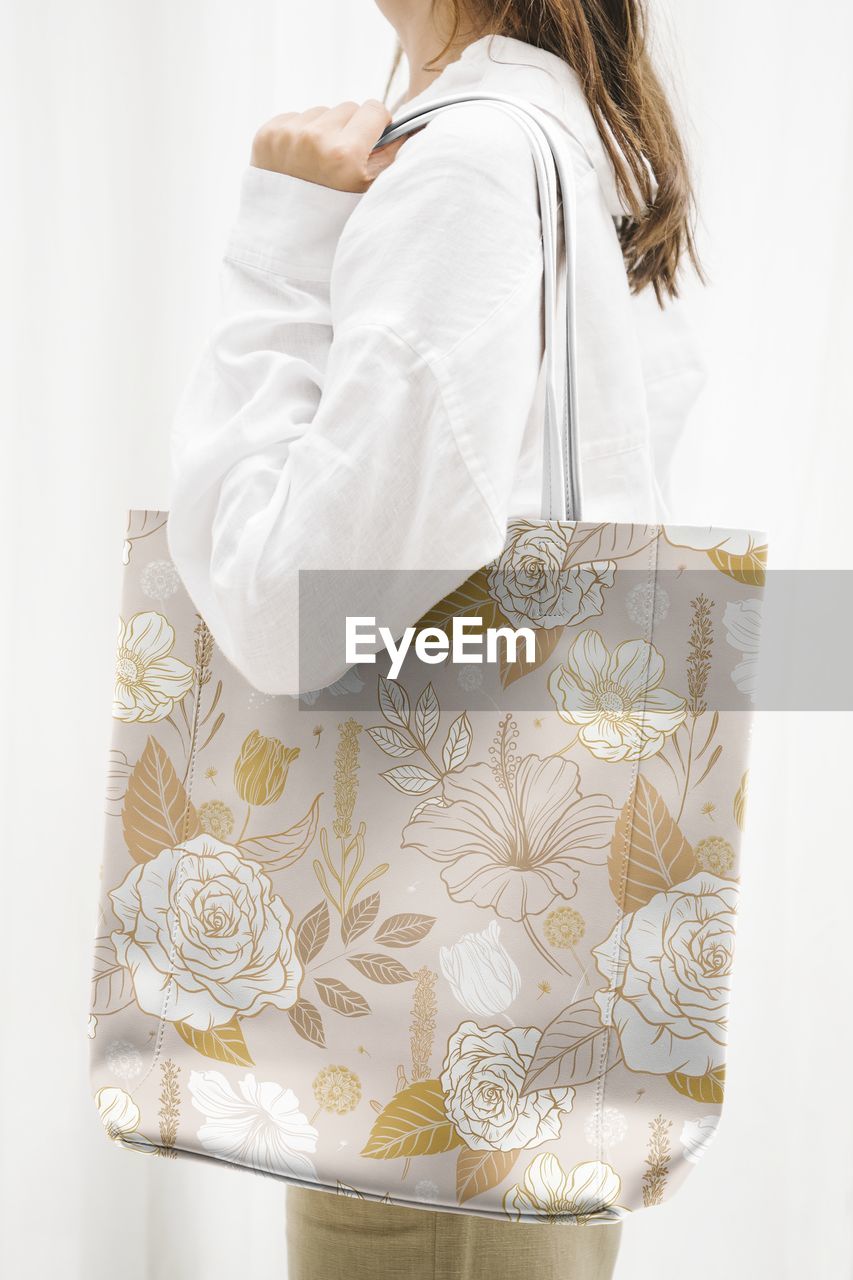 Flower tote bag mockup, vintage pattern, realistic psd design