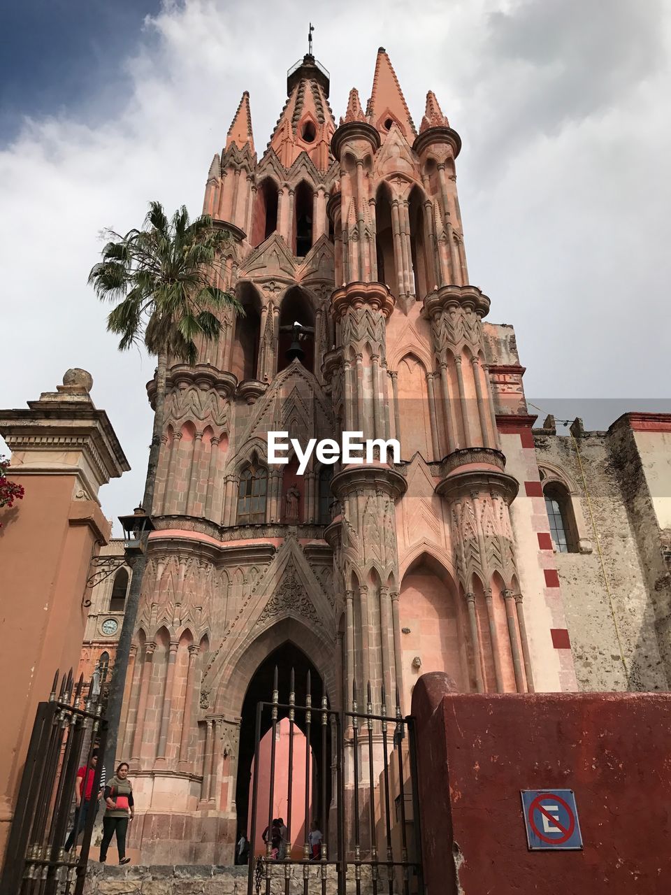 LOW ANGLE VIEW OF A TEMPLE