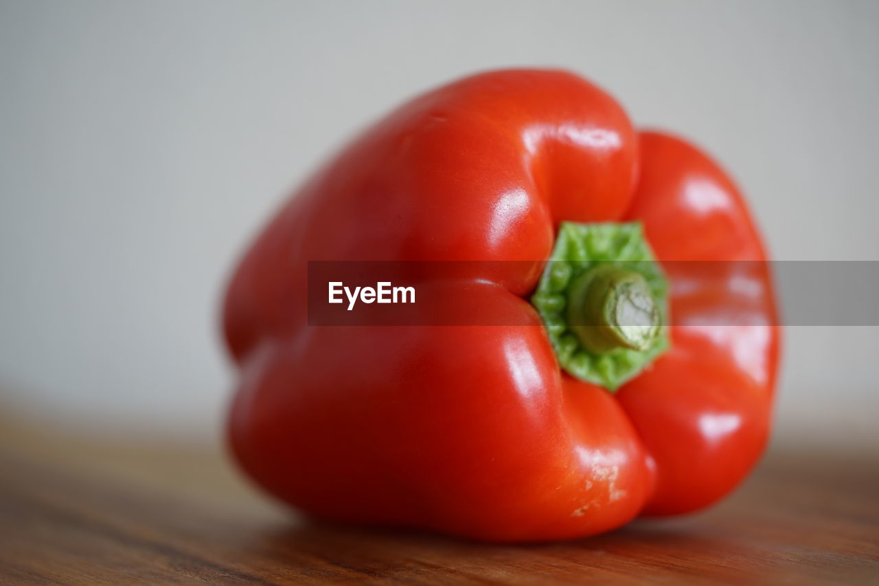 CLOSE-UP OF TOMATOES IN BOWL