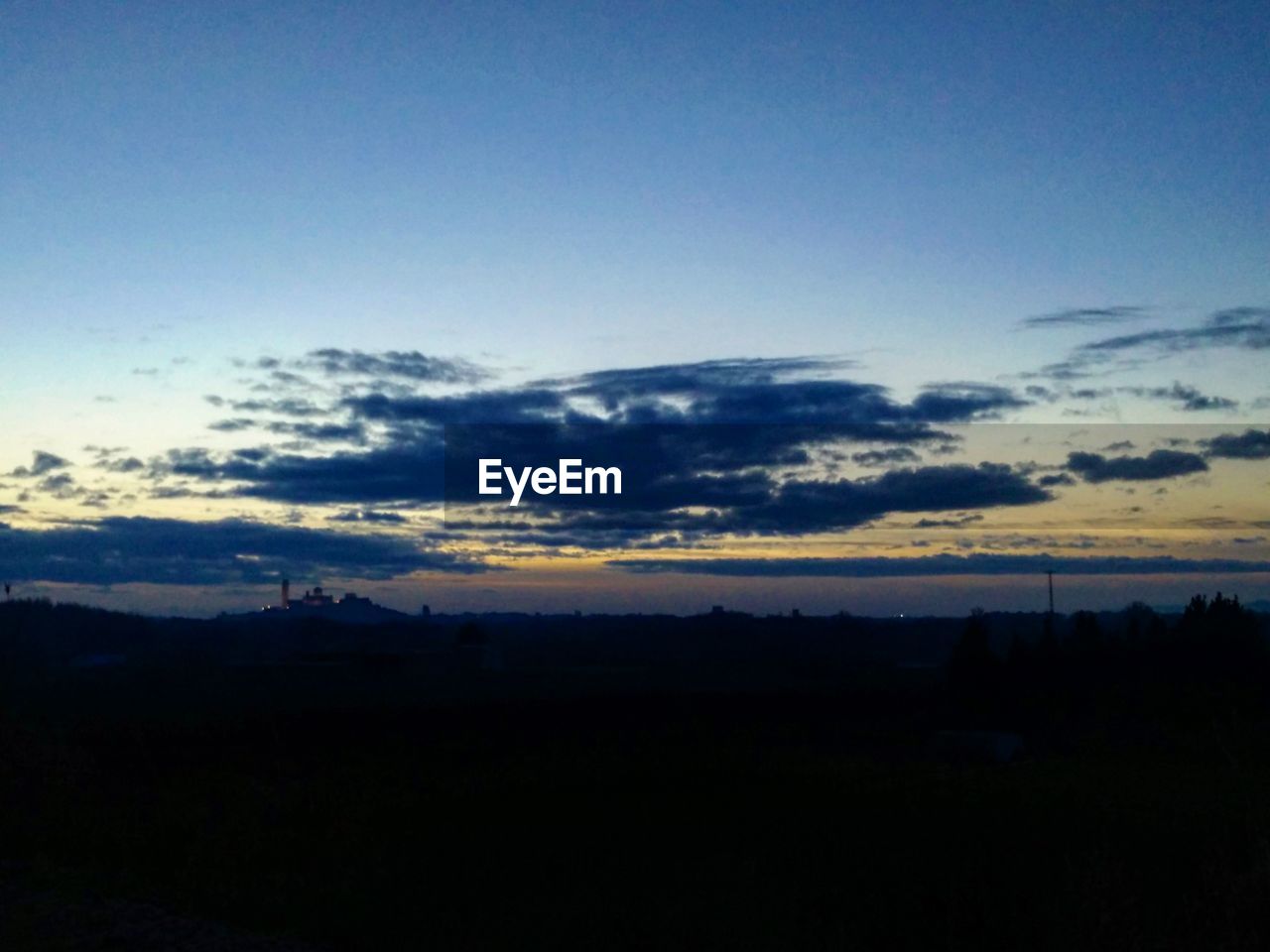 SCENIC VIEW OF SILHOUETTE LANDSCAPE AGAINST SKY