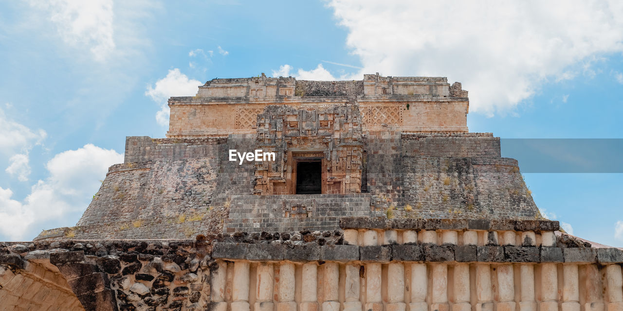 LOW ANGLE VIEW OF OLD BUILDING