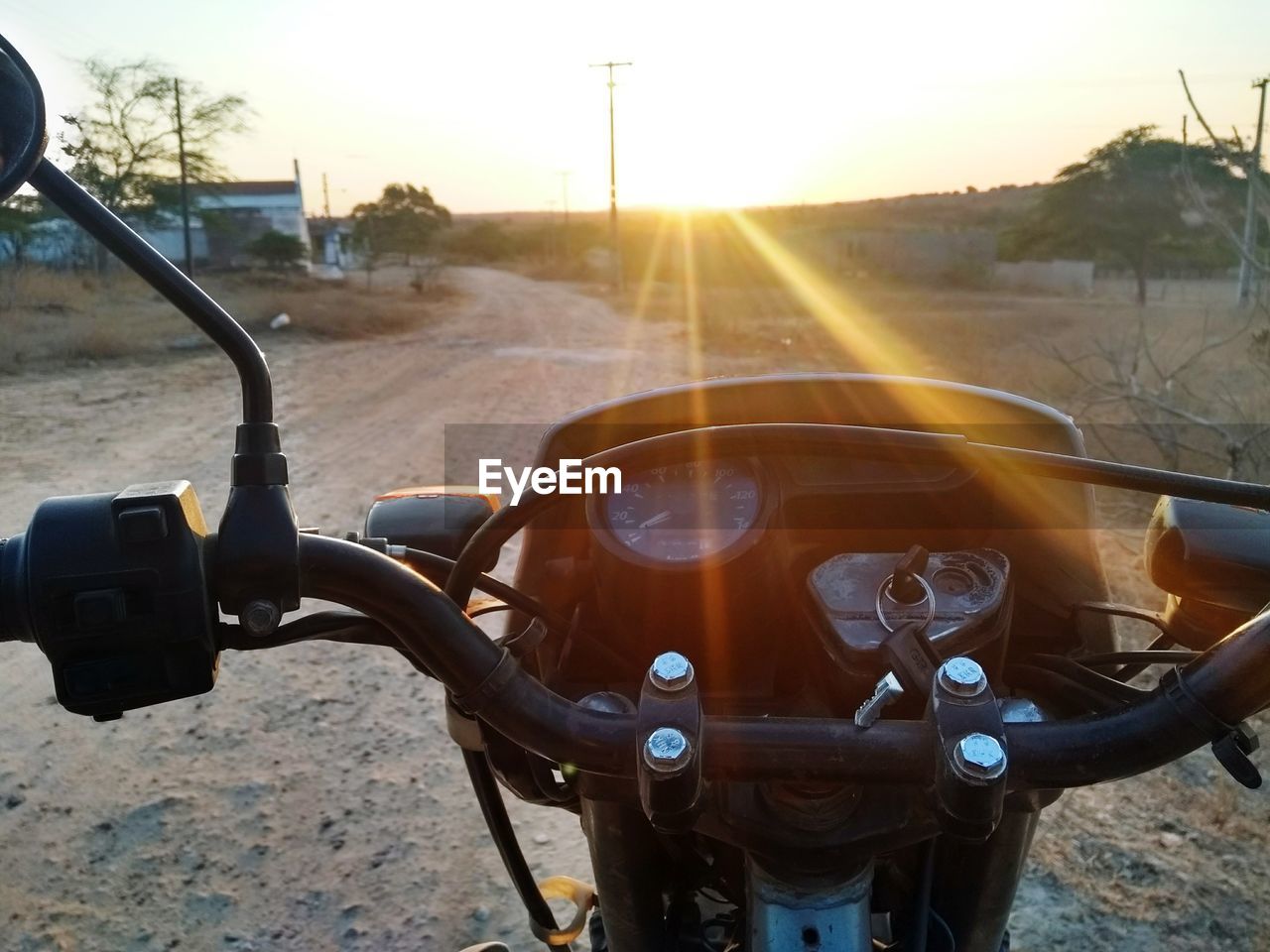 BICYCLE ON ROAD IN CITY