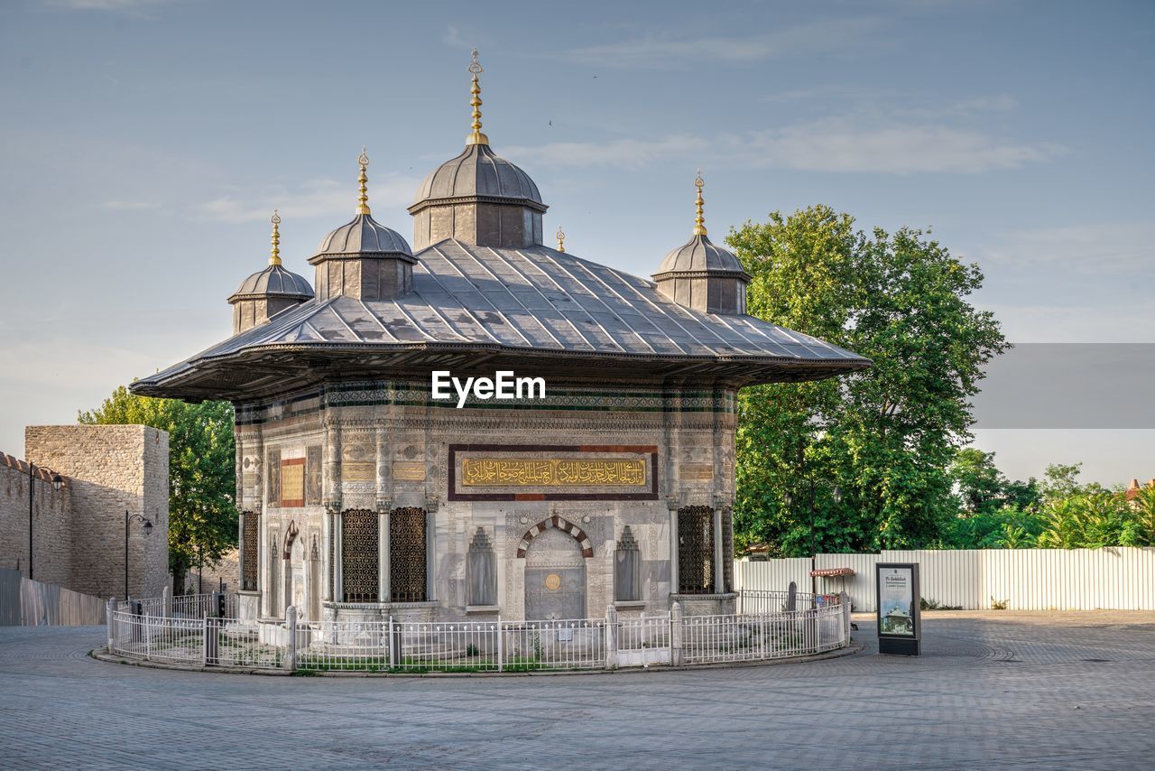 Fountain of sultan ahmet in istanbul, turkey