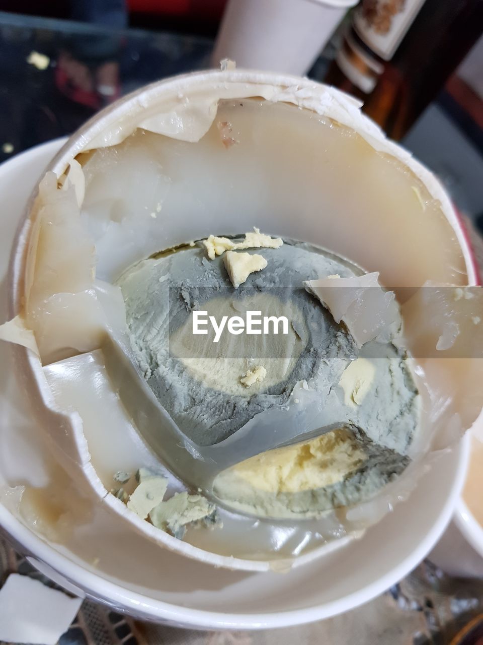 CLOSE-UP OF ICE CREAM SERVED IN BOWL ON PLATE