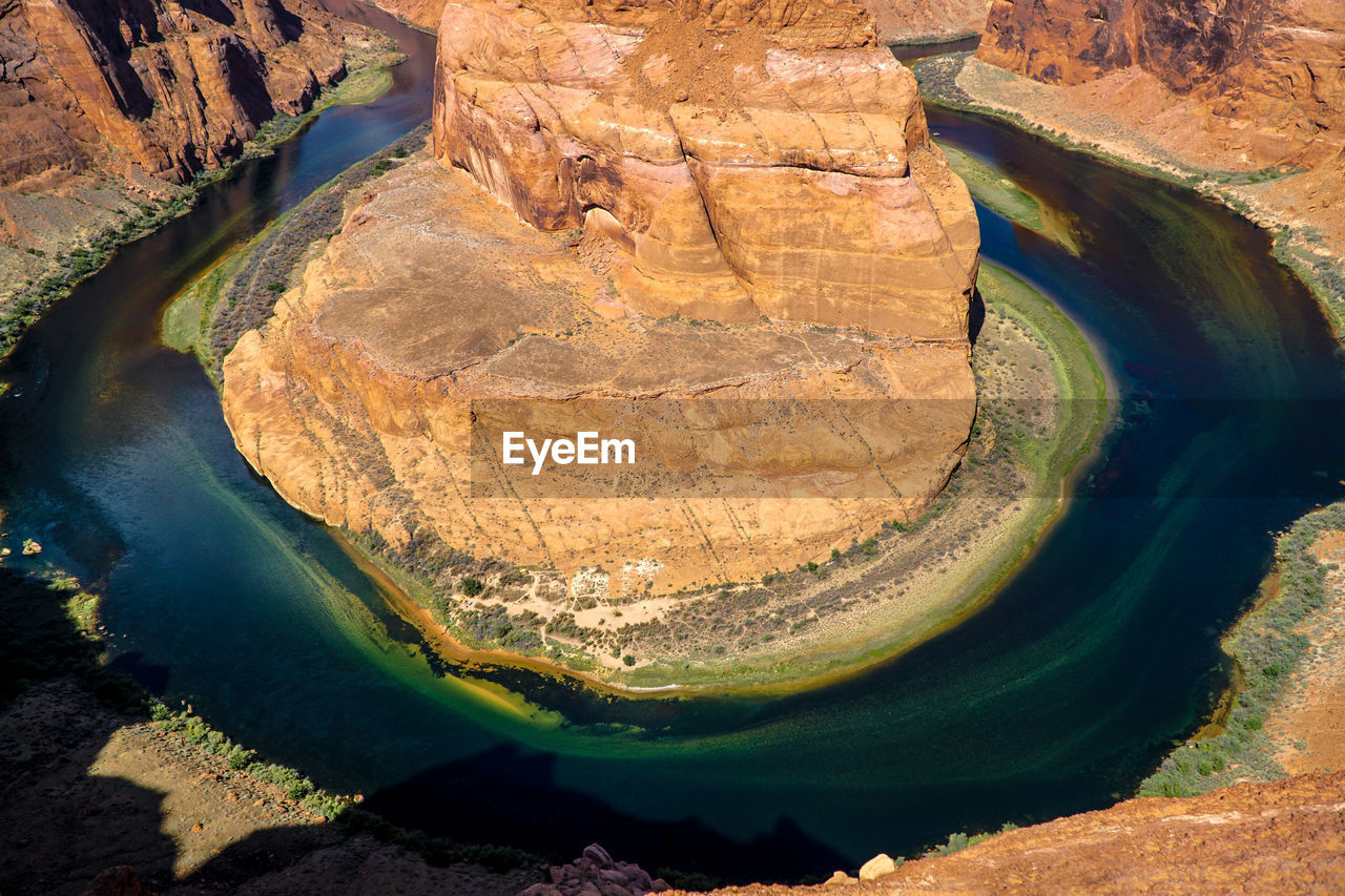 HIGH ANGLE VIEW OF ROCK