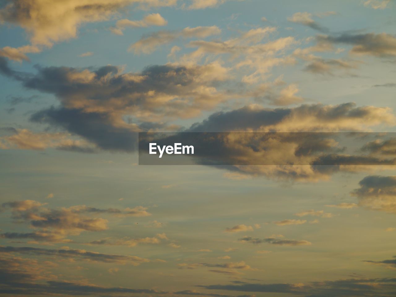 LOW ANGLE VIEW OF DRAMATIC SKY