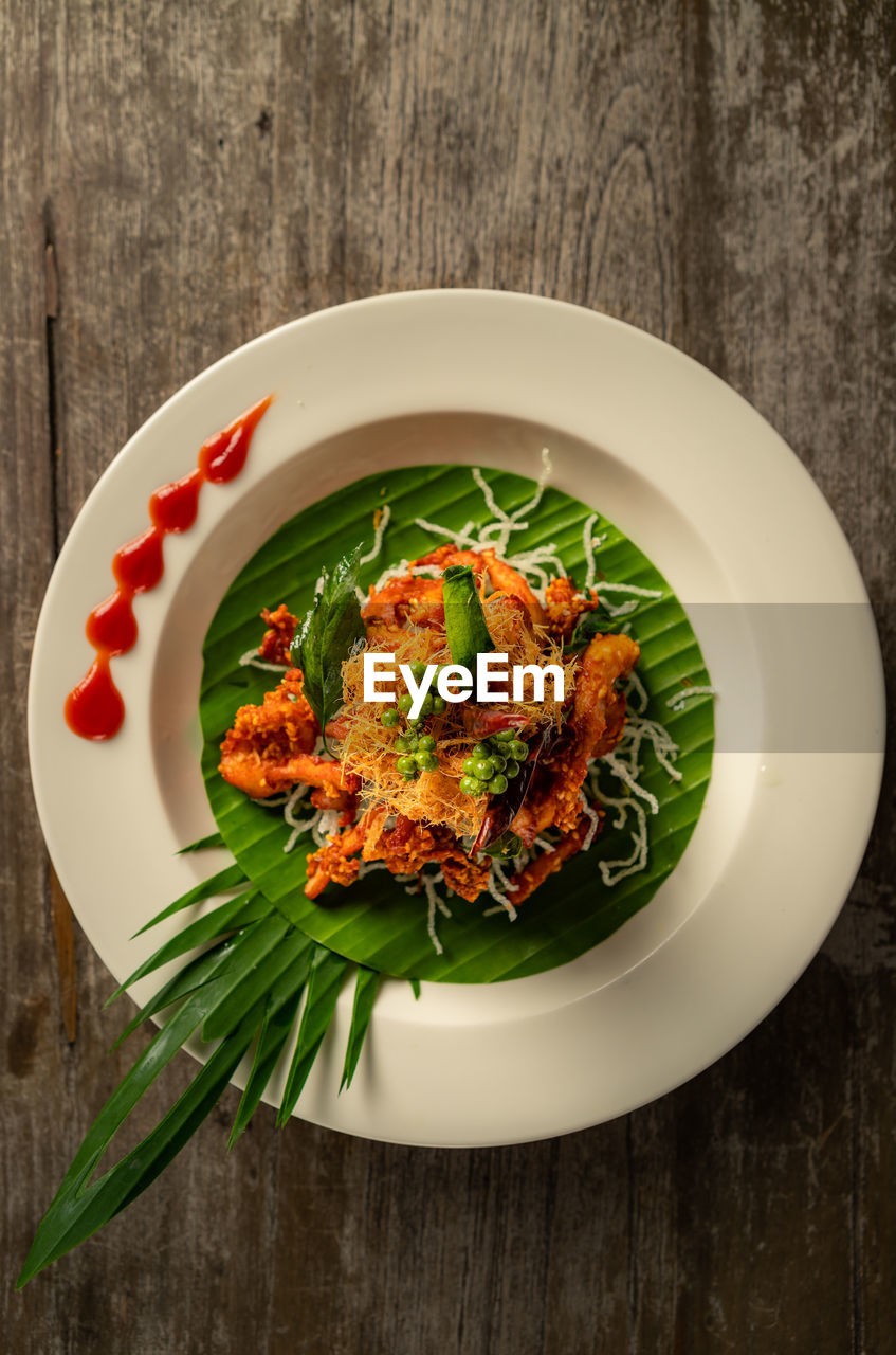 HIGH ANGLE VIEW OF MEAL SERVED IN PLATE