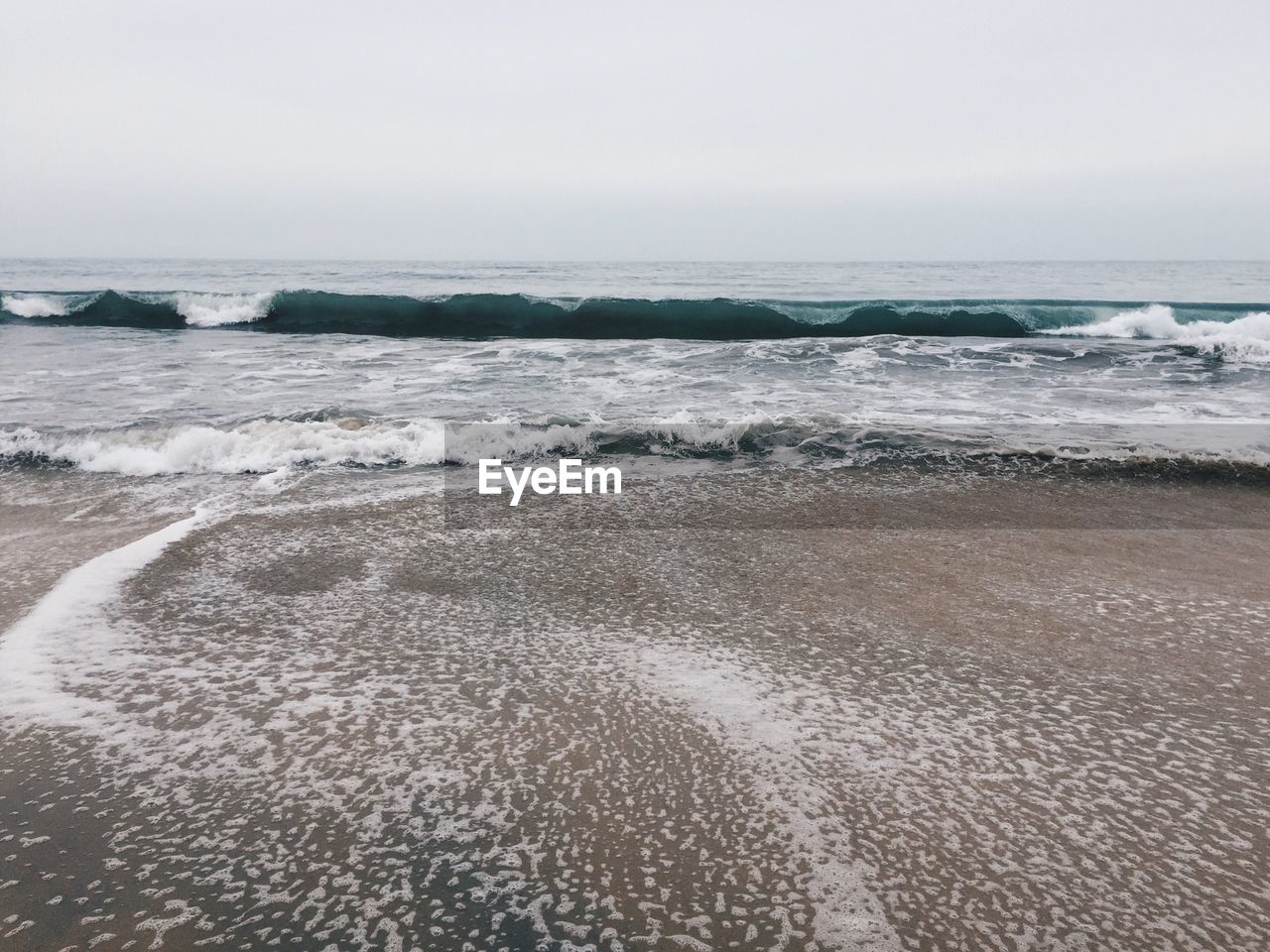 VIEW OF SEA AGAINST SKY