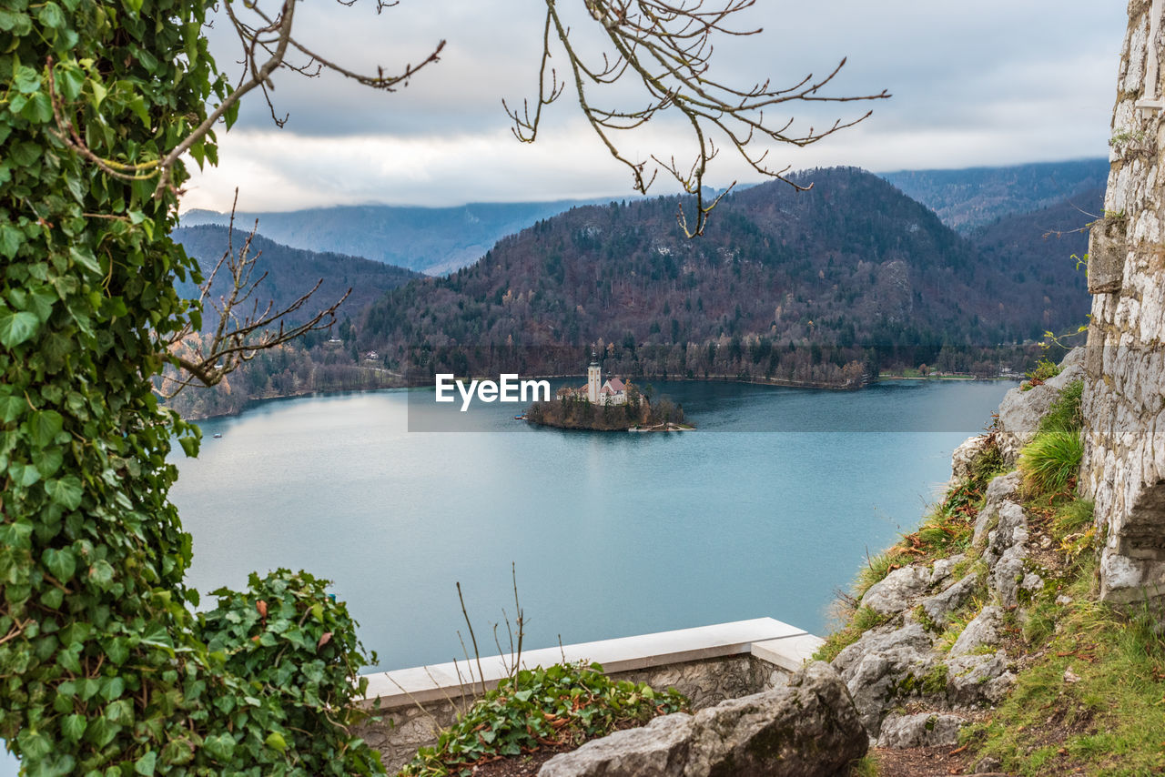 Island in lake bled. dreamlike atmosphere for the church of s. maria assunta. slovenia