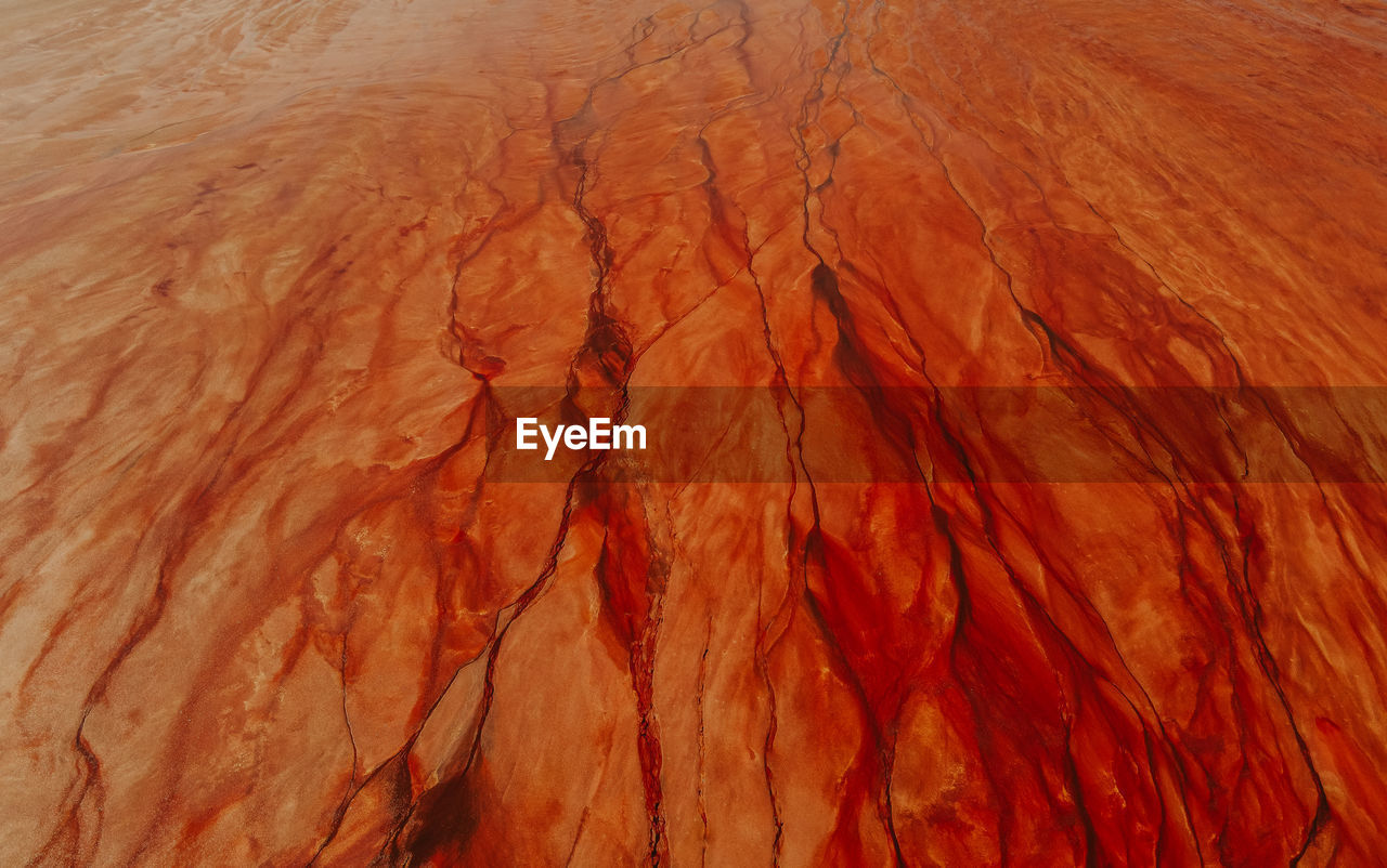 FULL FRAME SHOT OF ROCKS